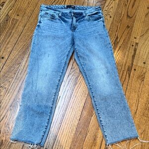 Kut from the Cloth sz 8 Reese Ankle Straight Leg distressed faded blue jeans raw